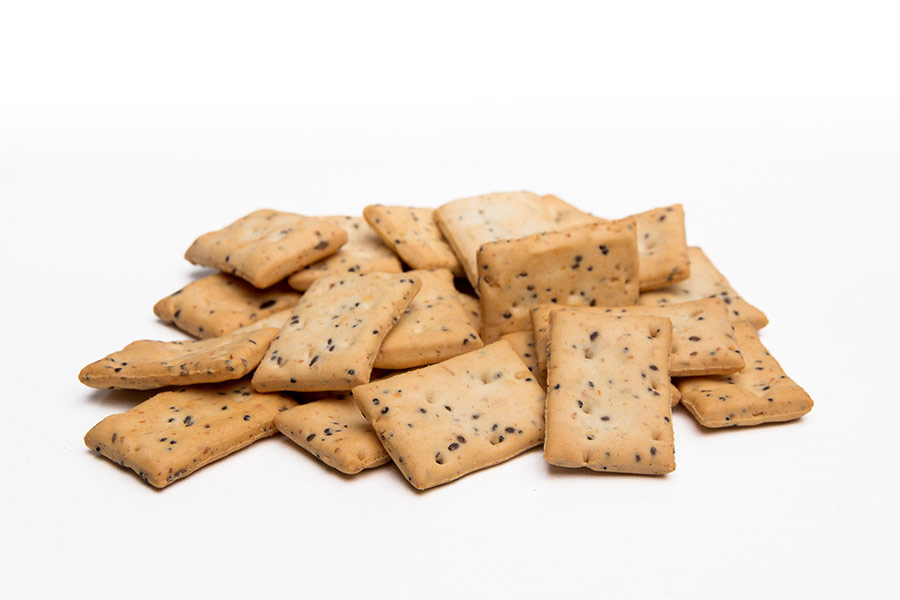 Crackers with seeds 4
